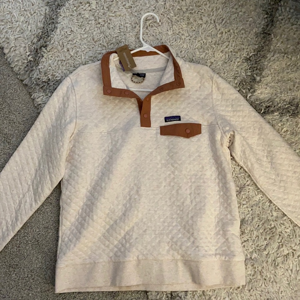 Patagonia pull over NEW with tags